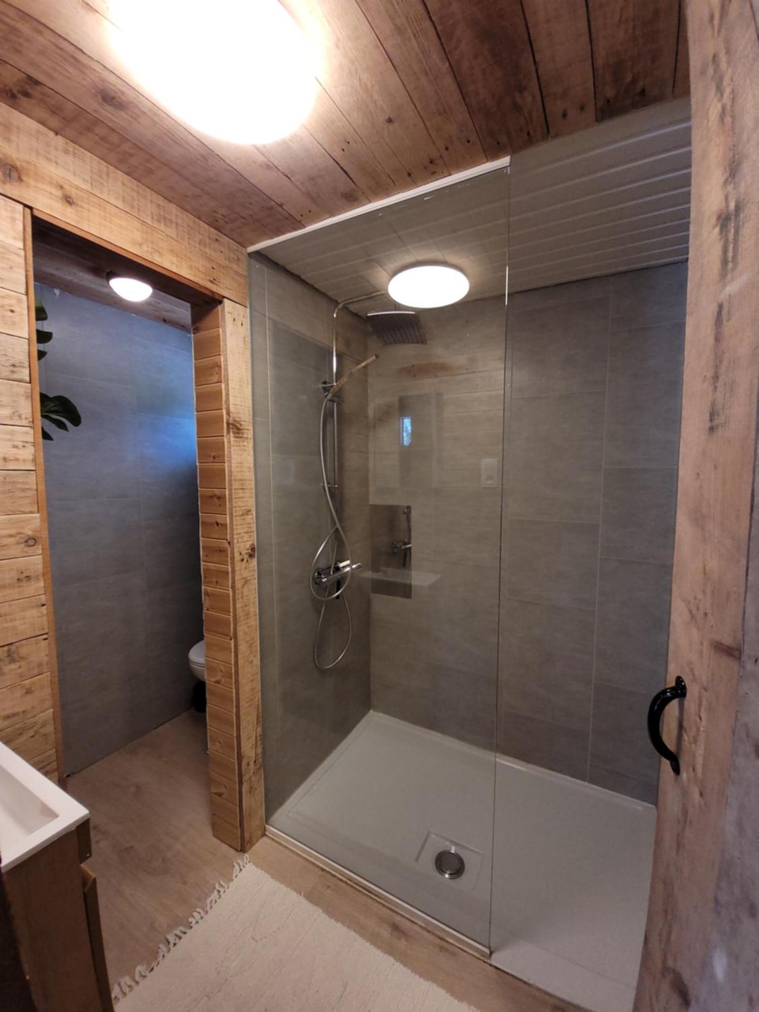 Rustig Gelegen Chalet Solvo Met Terras Aan Het Water Geel Exteriör bild